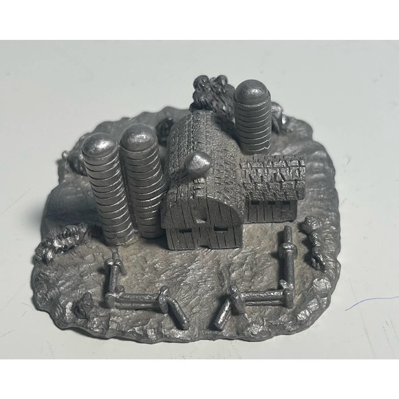 Spooniques Pewter #3036 Farm Barn Silos 1987 2 x 2 in. - Picture 1 of 2